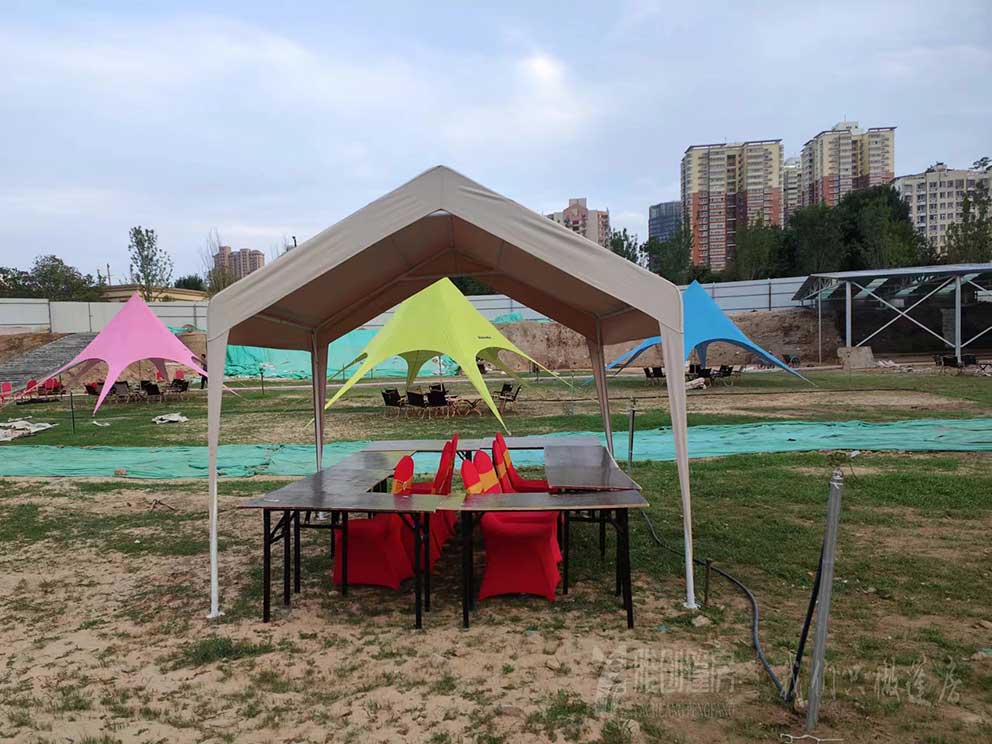 夏季室外活動(dòng)使用鄭州帳篷租賃提供的新式網(wǎng)紅帳篷是一個(gè)很好的選擇