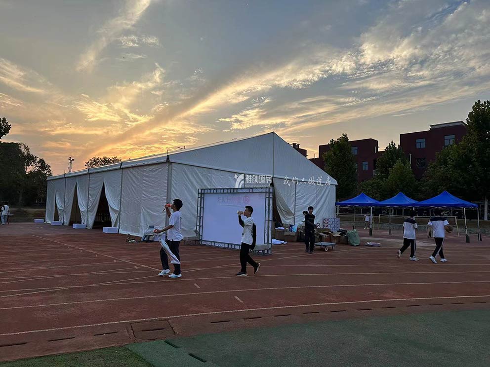 鄭州篷房出租是如何搭建起一座大型篷房的？